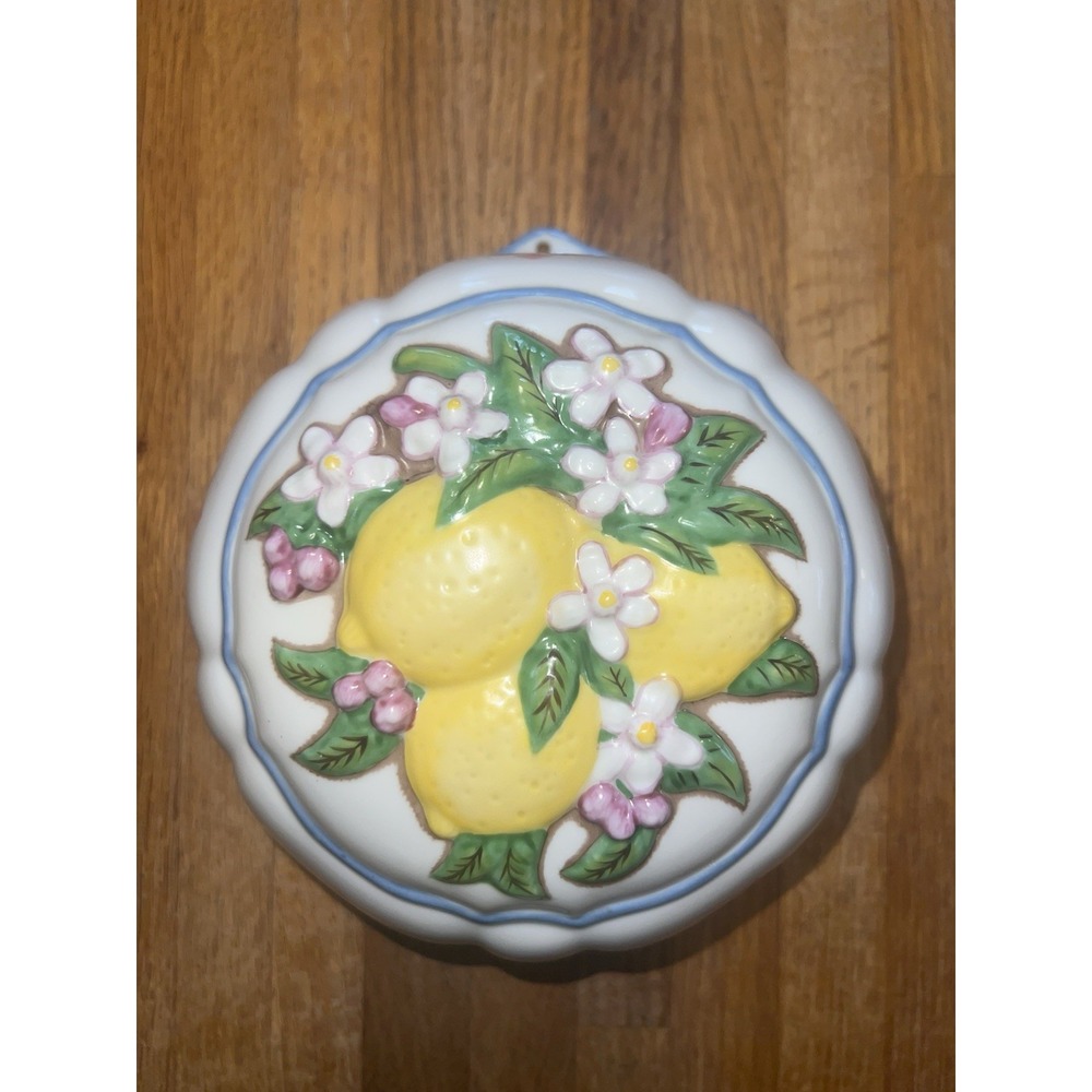 Franklin Mint porcelain/ceramic LE CORDON BLEU Jello mold wall‎ hanging Lemons.